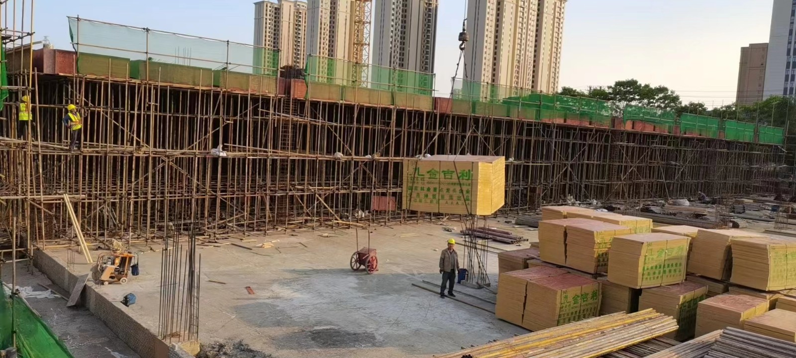 建筑模板