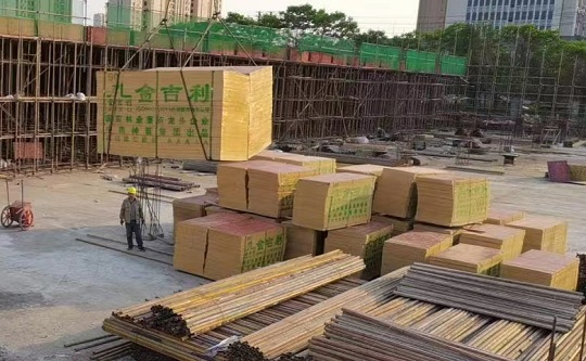 建筑模板